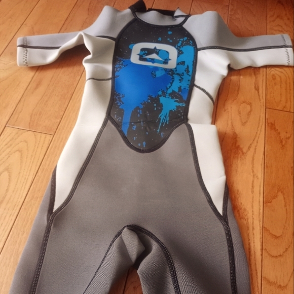 4T Shorty Wetsuit - Picture 1 of 4